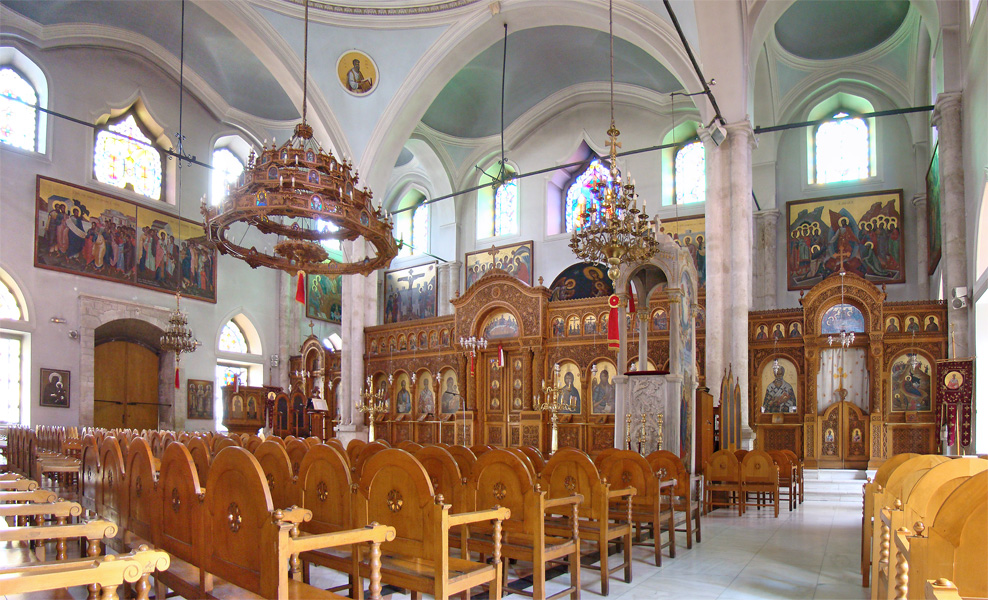 В храме апостола Тита 